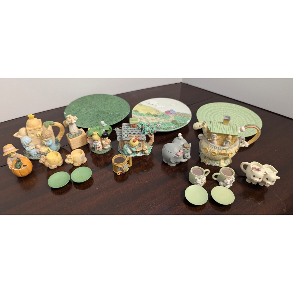 Vintage Precious Moments Miniatures Lot Tea Sets Noah’s Ark Apple Barn Nativity
